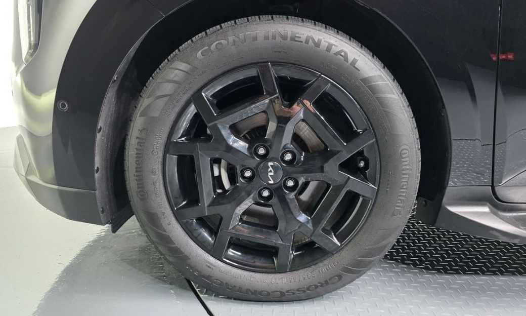 Kia Carnival 7-Seater Gravity, 2024