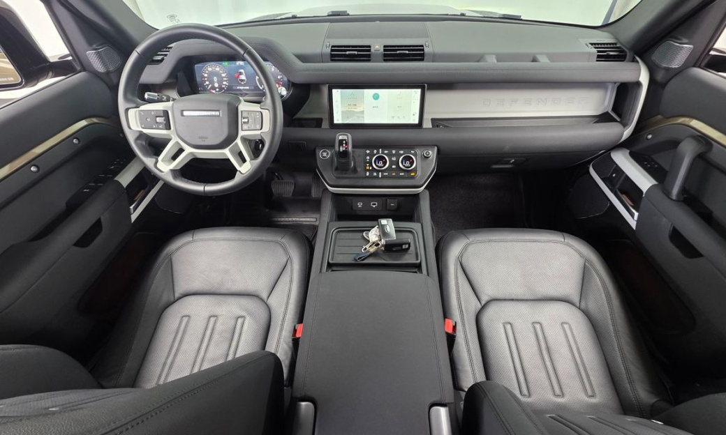 Land Rover Defender 110 D250 SE, 2022
