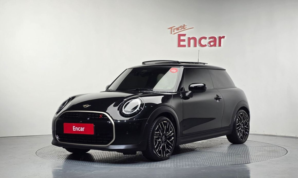 Mini Cooper Favoured, 2025