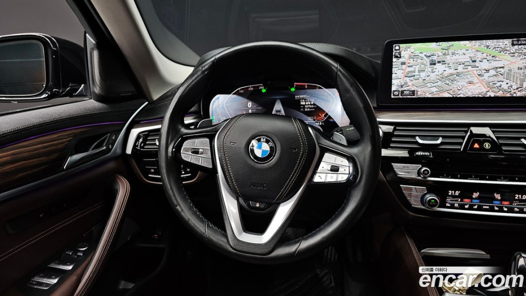 BMW 5-Series 530i xDrive Luxury, 2023