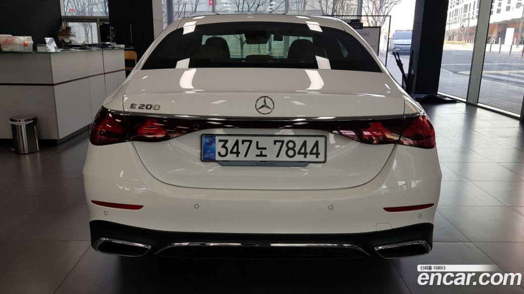 Mercedes-Benz E-Class E200 AMG Line, 2026