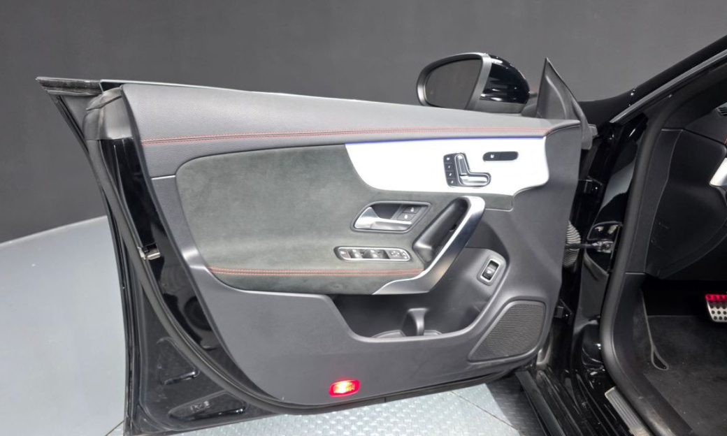 Mercedes-Benz CLA-Class CLA250 4MATIC, 2023