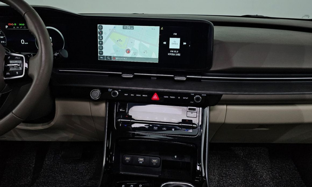 Kia Carnival 9-Seater Signature, 2023