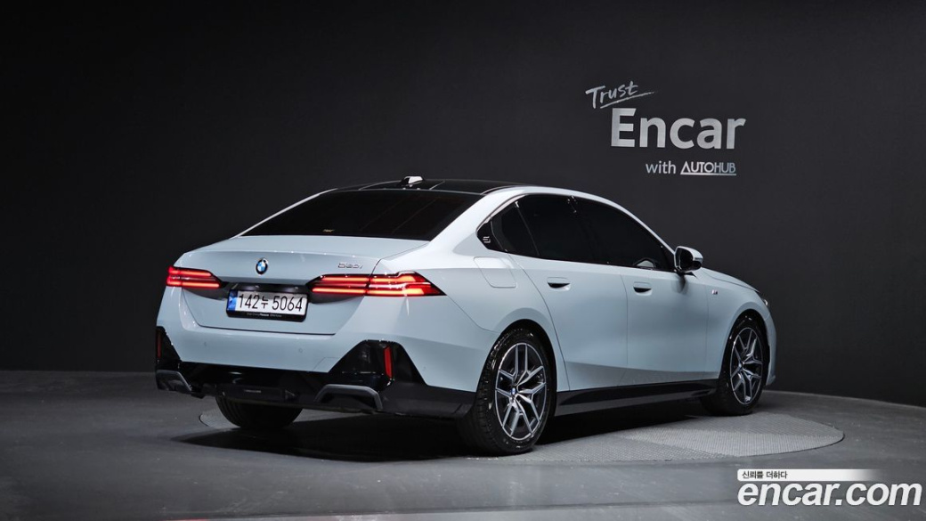 BMW 5-Series 520i M Sport, 2024