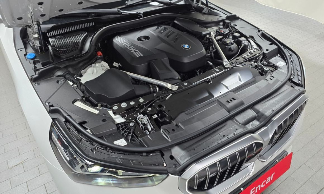 BMW 5-Series 530i xDrive, 2026