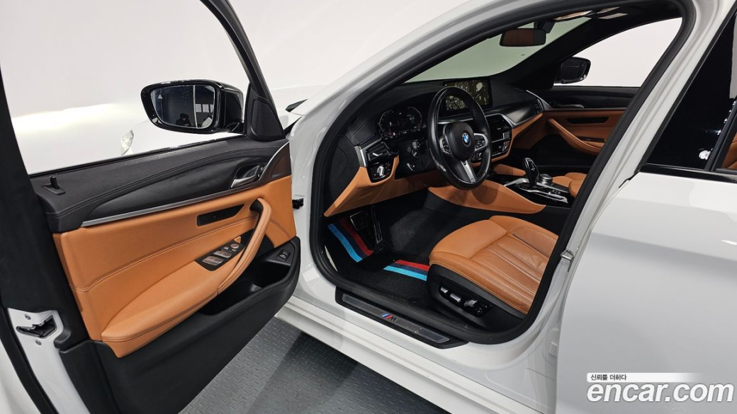 BMW 5-Series 520i M Sport, 2022