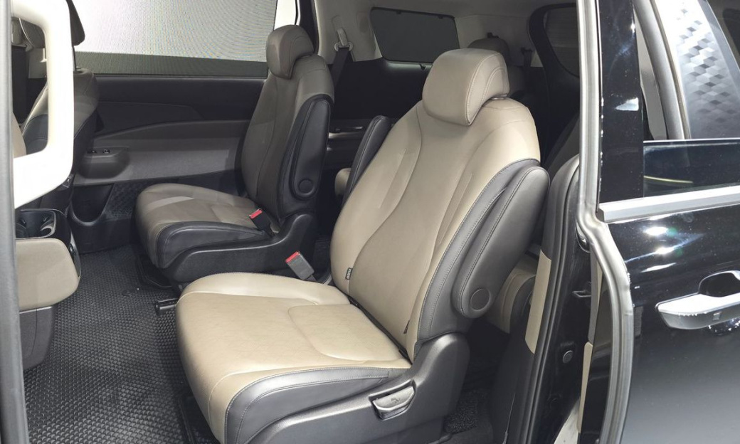 Kia Carnival 9-Seater Noblesse, 2024