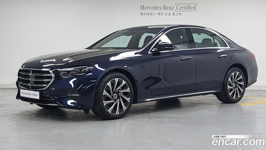 Mercedes-Benz E-Class E300 4MATIC Exclusive, 2025