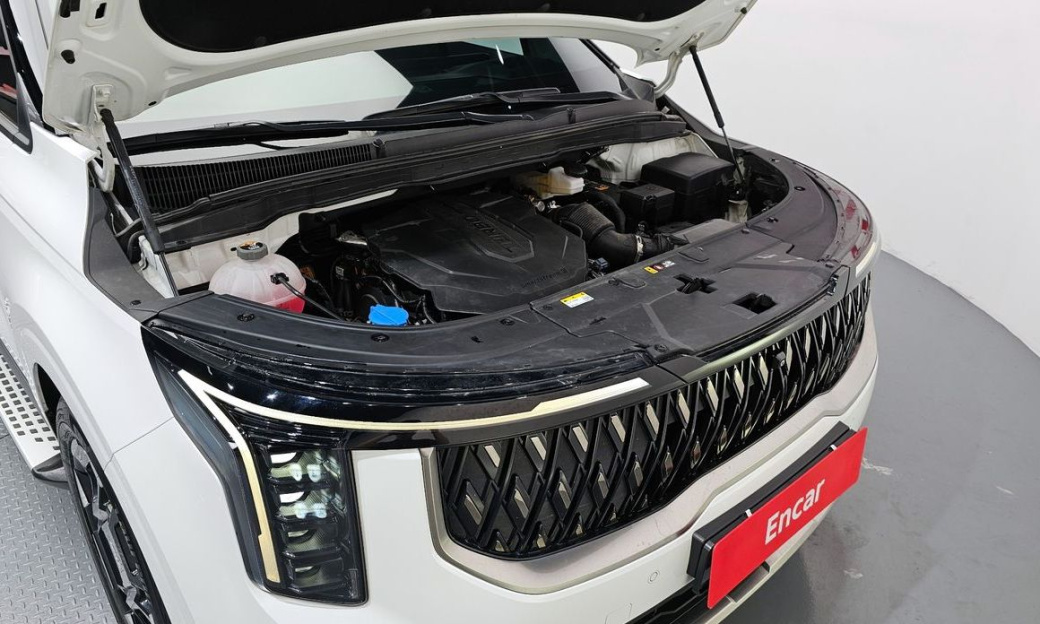 Kia Carnival 9-Seater Signature, 2025