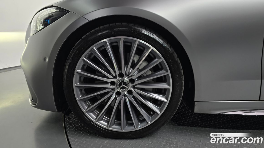 Mercedes-Benz C-Class C300 4MATIC AMG Line, 2024
