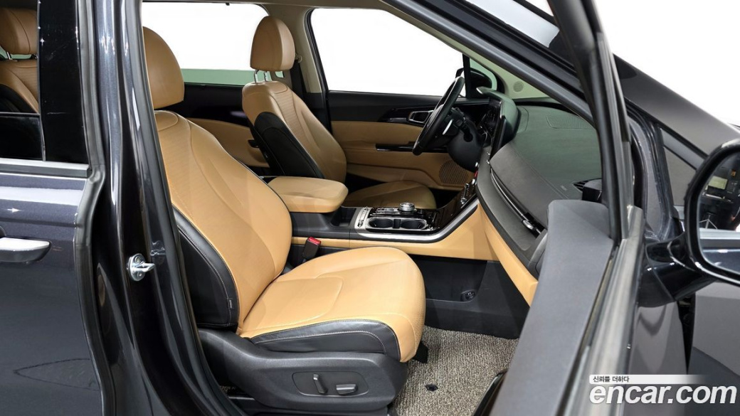 Kia Carnival 7-Seater Signature, 2022