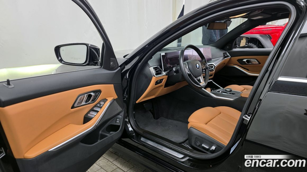 BMW 3-Series 320i Touring, 2024