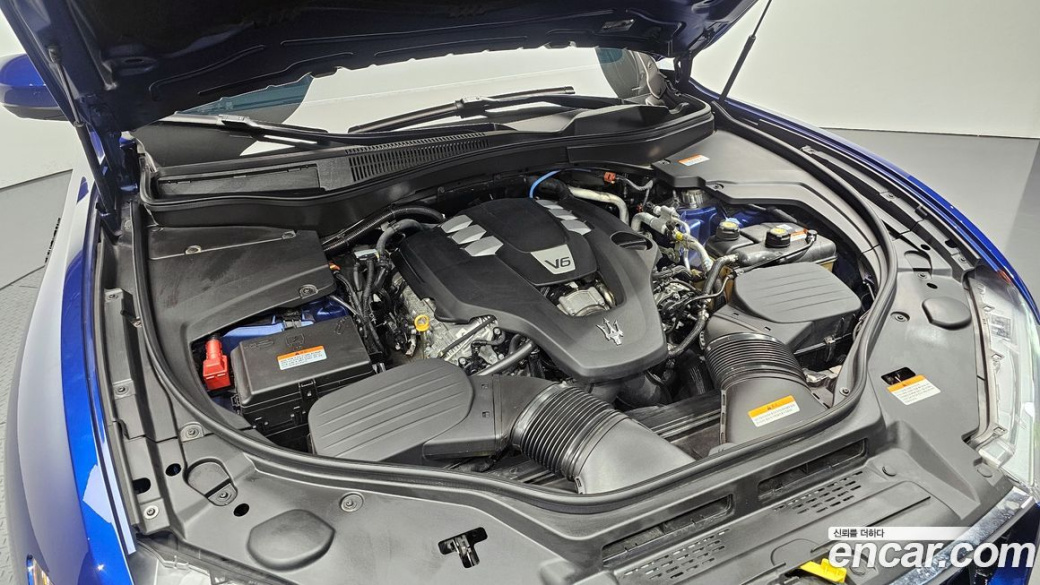 Maserati Levante 3.0 AWD Modena, 2022