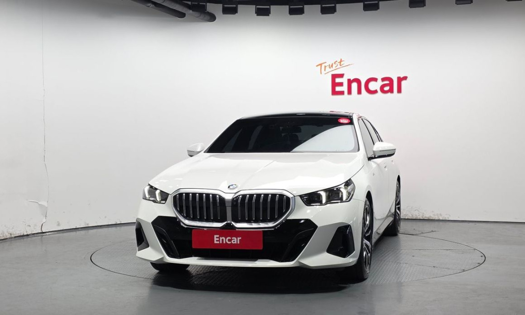 BMW 5-Series 530i xDrive M Sport, 2025