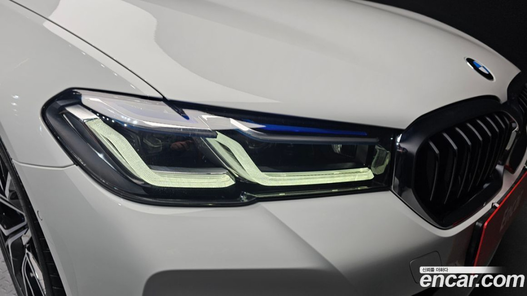 BMW 5-Series 530i xDrive M Sport Package, 2023