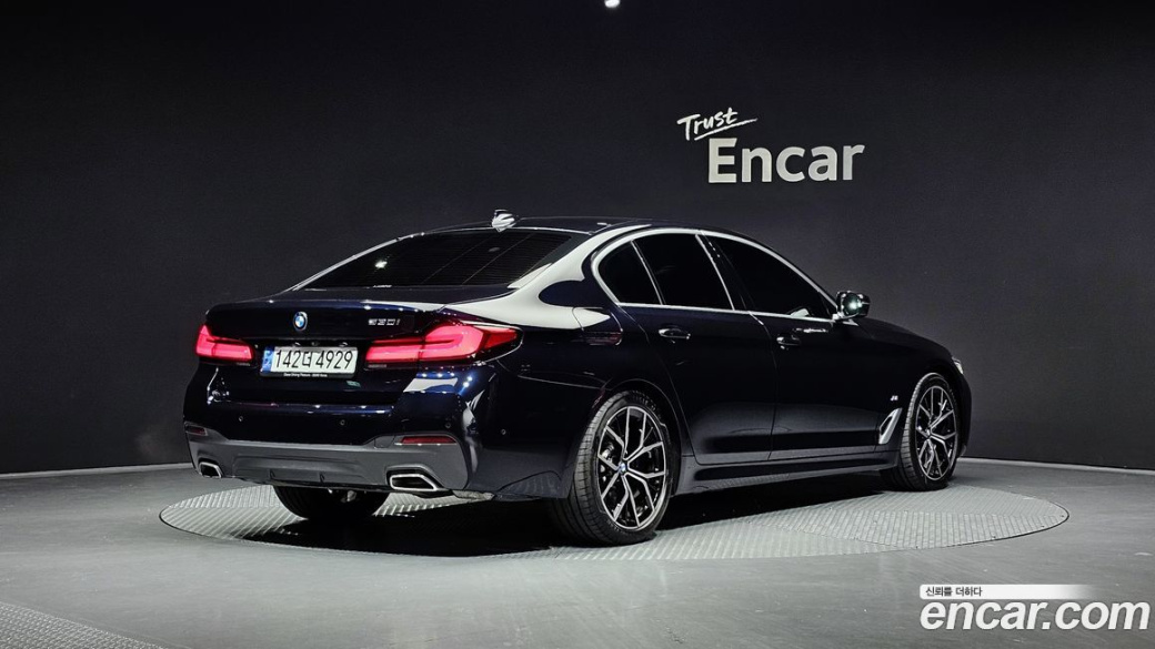BMW 5-Series 530i M Sport Package, 2023