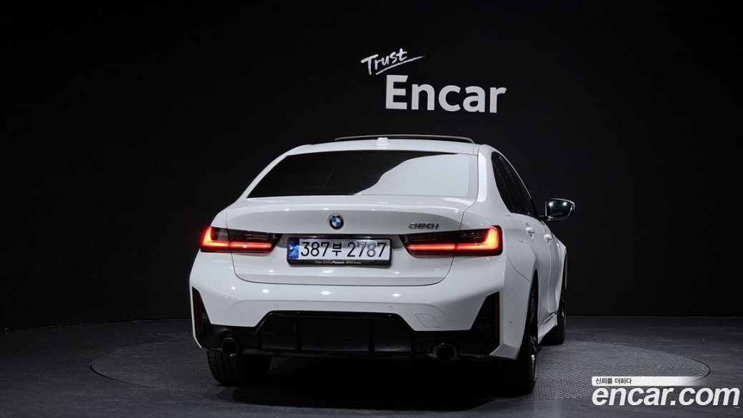 BMW 3-Series 320i M Sport, 2024