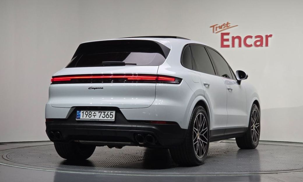 Porsche Cayenne 3.0, 2024