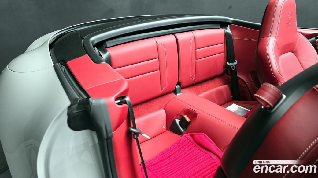Porsche 911 Carrera 4 GTS Cabriolet, 2023
