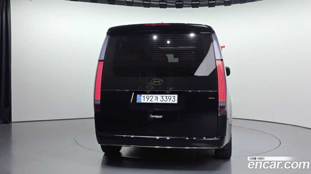 Hyundai Staria 4WD Lounge 9-Seater, 2025