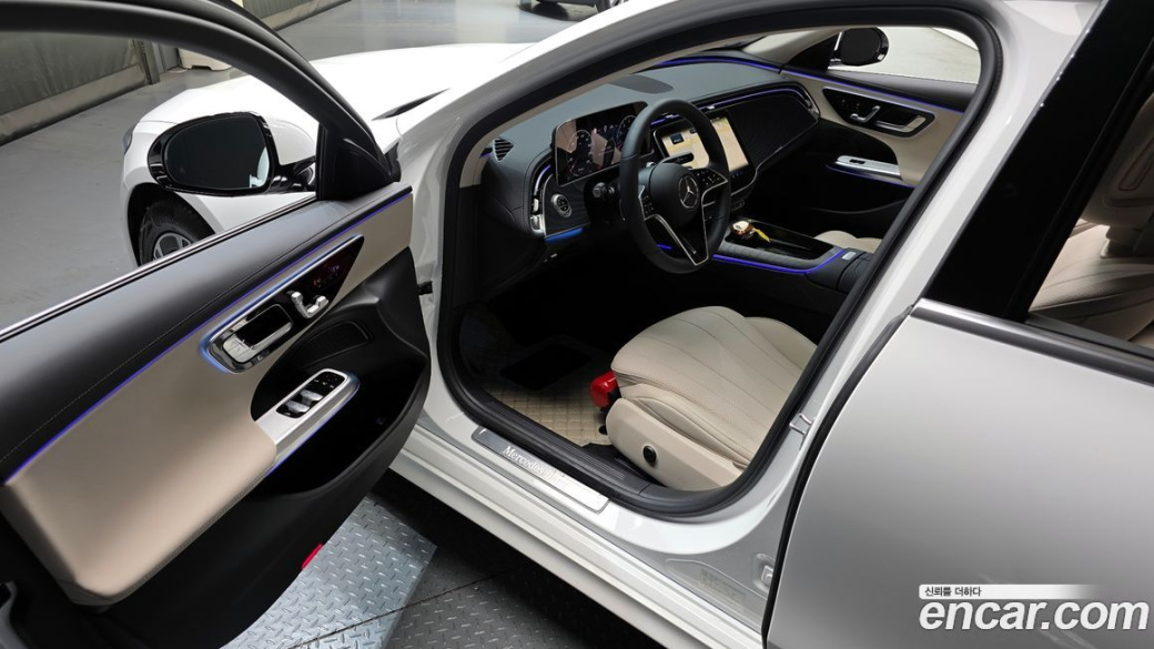 Mercedes-Benz E-Class E200 Avantgarde, 2025