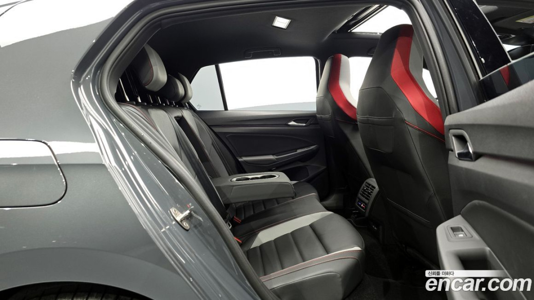 Volkswagen Golf 2.0 GTI, 2024