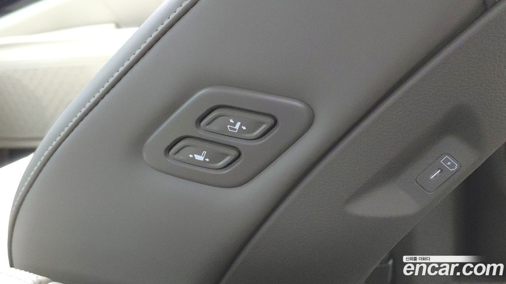 Kia Carnival 7-Seater Gravity, 2025