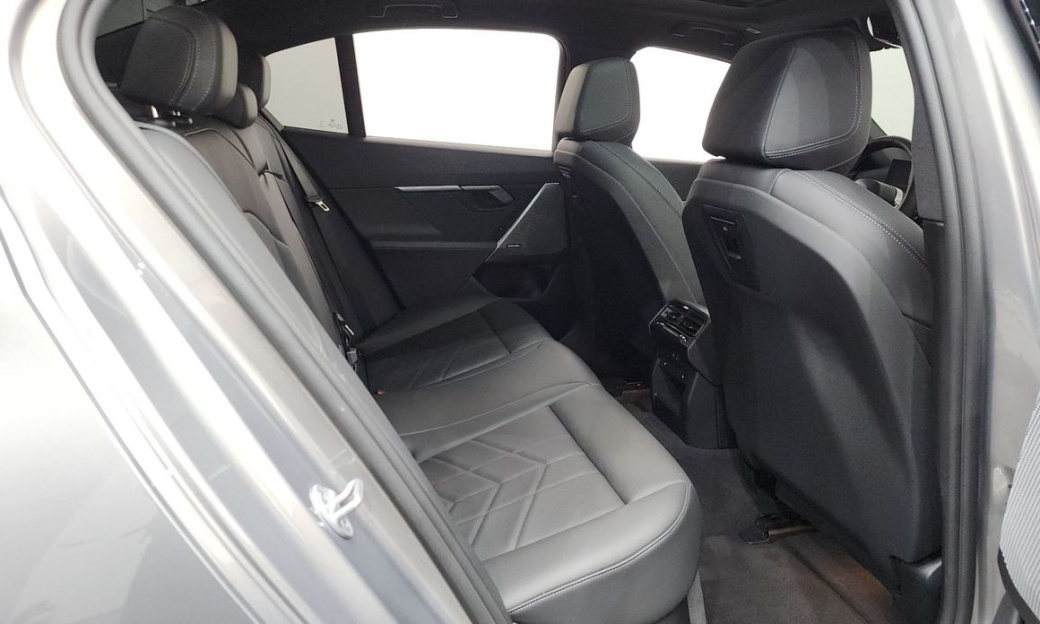 BMW 5-Series 520i M Sport, 2025