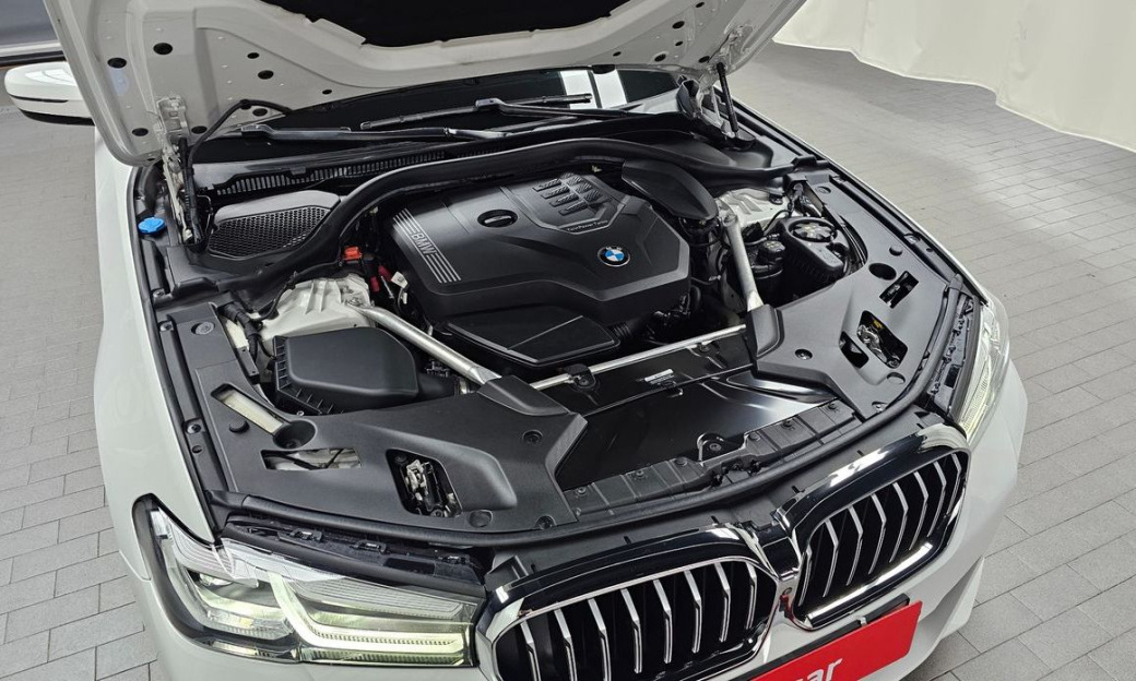 BMW 5-Series 520i M Sport, 2023