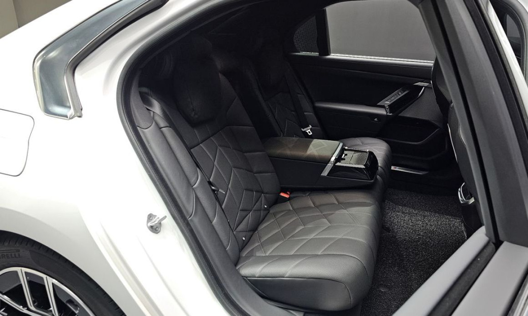 BMW 7-Series 740d xDrive M Sport, 2025