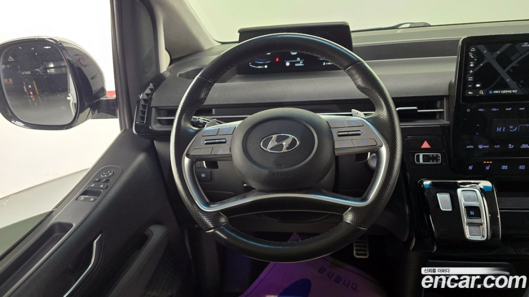 Hyundai Staria Lounge 9-Seater, 2022