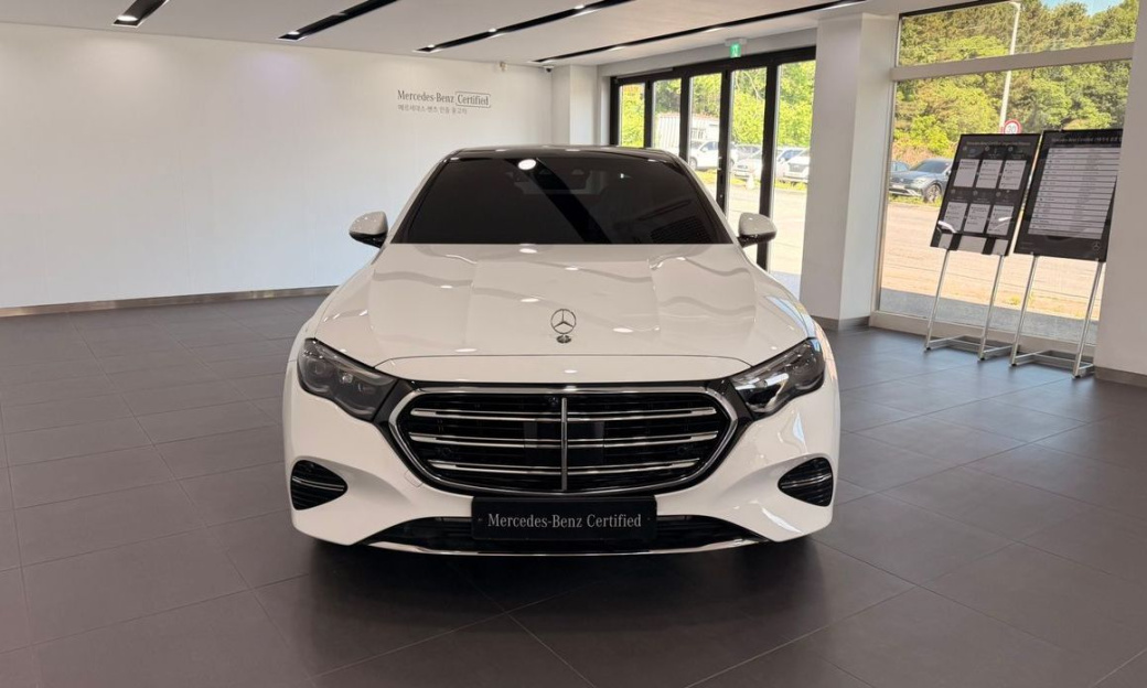 Mercedes-Benz E-Class E300 4MATIC Exclusive, 2024