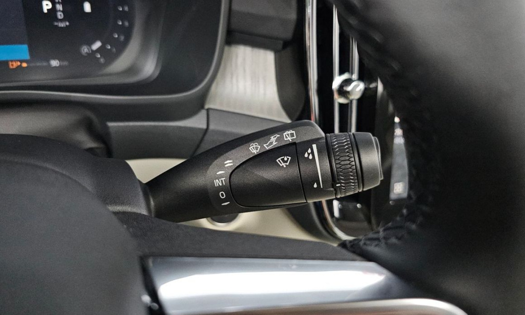 Volvo XC40 B4 Ultra Bright, 2025
