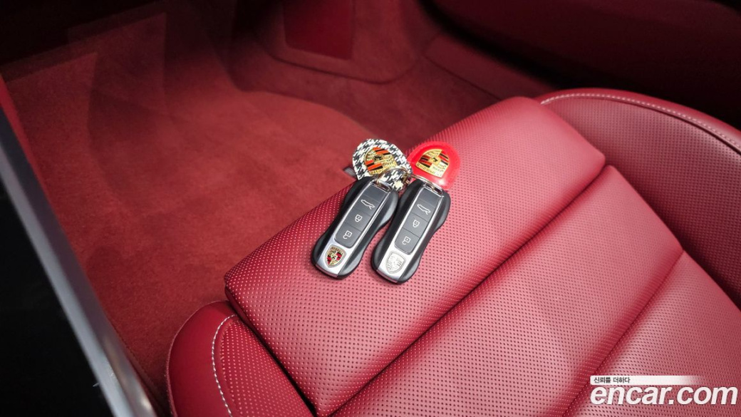 Porsche 911 Carrera GTS, 2023