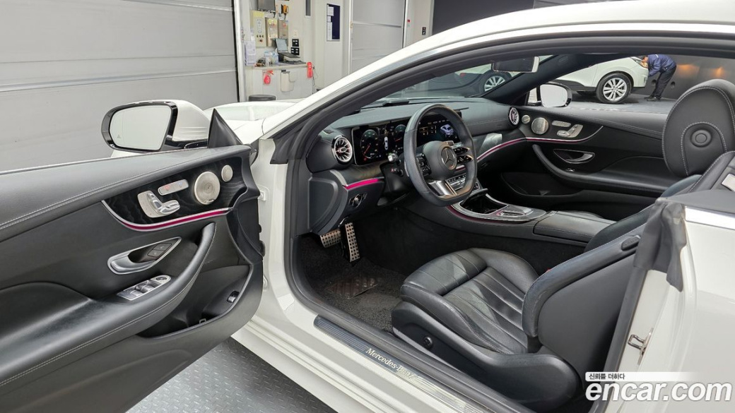 Mercedes-Benz E-Class E300d 4MATIC Coupe, 2022