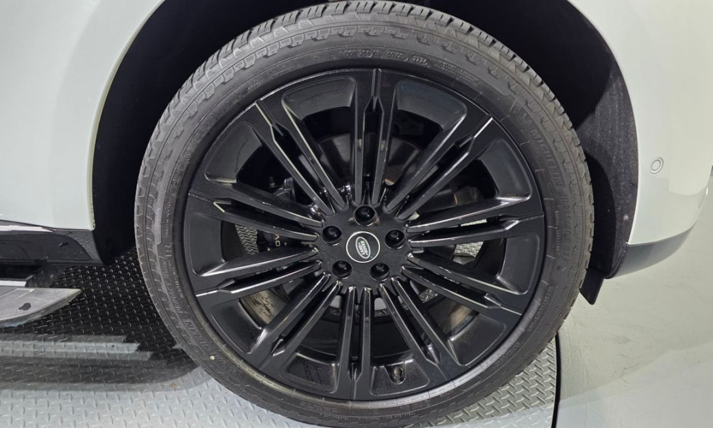Land Rover Range Rover D350 Autobiography Long Wheel Base, 2025