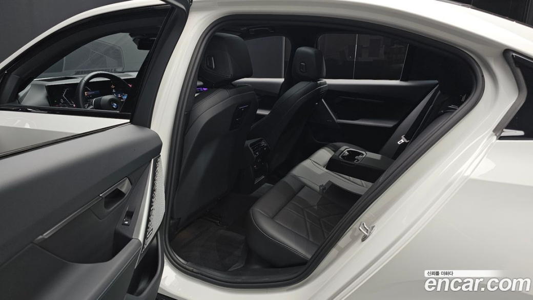 BMW 5-Series 523d M Sport, 2025