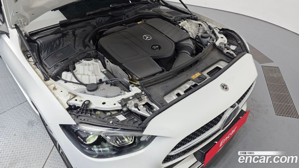 Mercedes-Benz C-Class C200 AMG Line, 2025