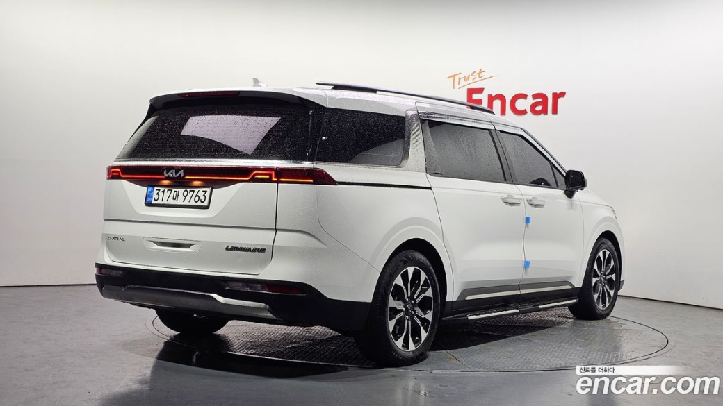Kia Carnival 7-Seater Signature, 2023