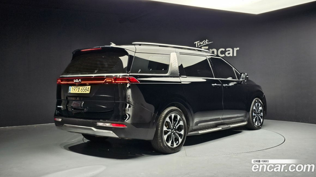 Kia Carnival 9-Seater Signature, 2022