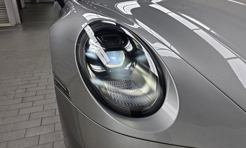 Porsche 911 Carrera 4 GTS Cabriolet, 2023