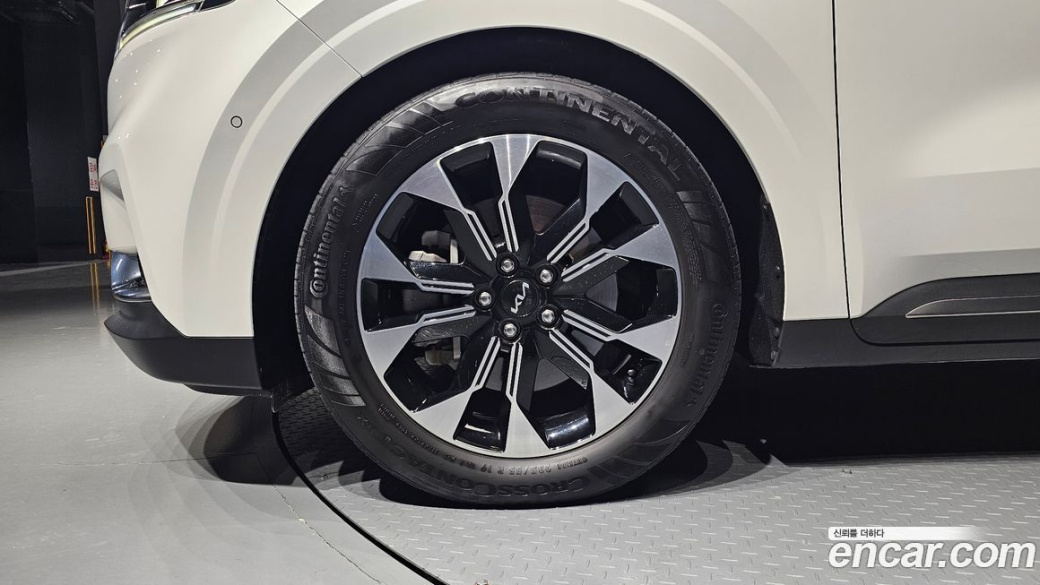 Kia Carnival 9-Seater Signature, 2022