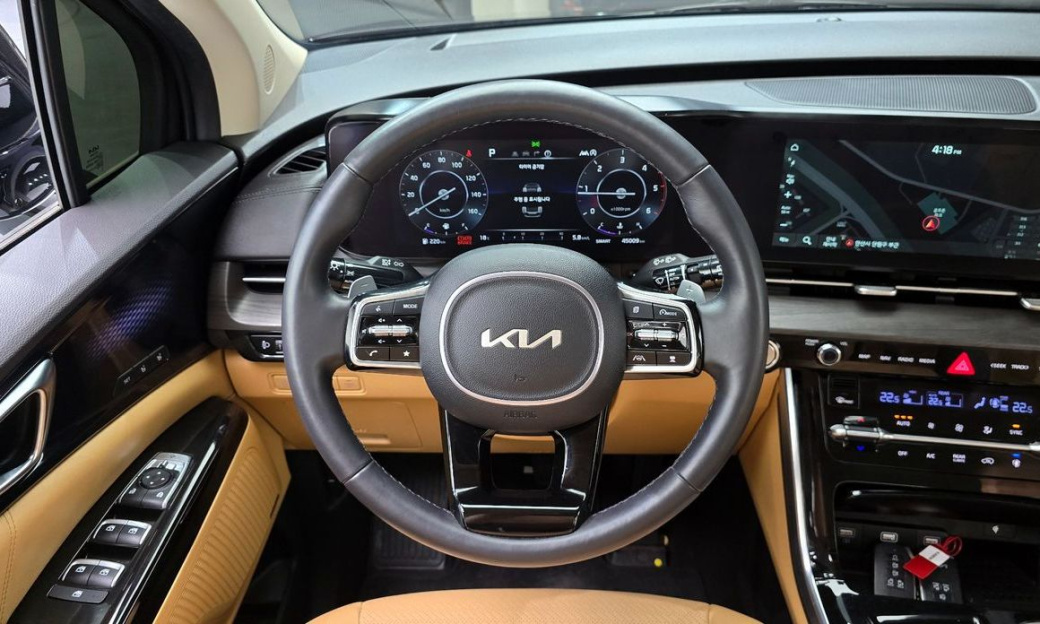 Kia Carnival 11-Seater Signature, 2023