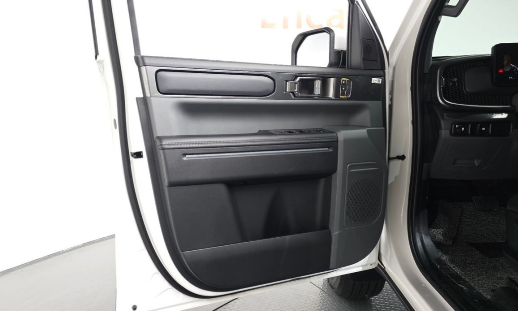 Kia Tasman 2.5T Gasoline 4WD, 2026