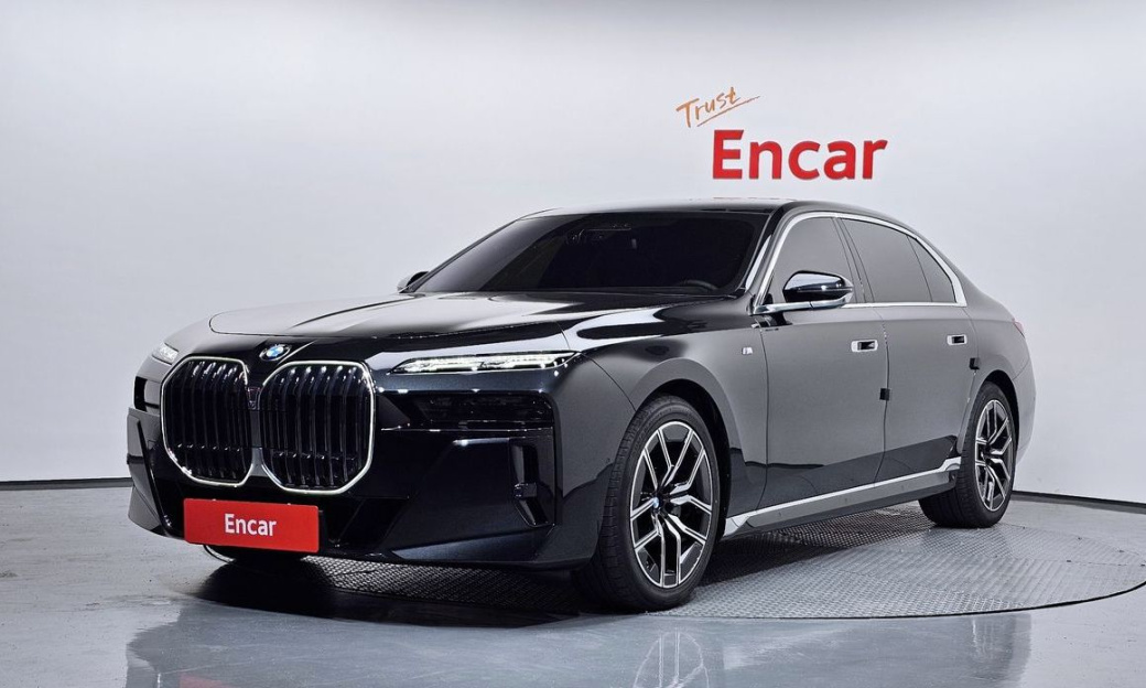 BMW 7-Series 740i xDrive M Sport, 2025