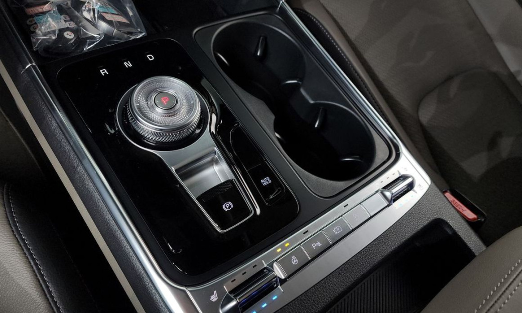 Kia Carnival 9-Seater Signature, 2025