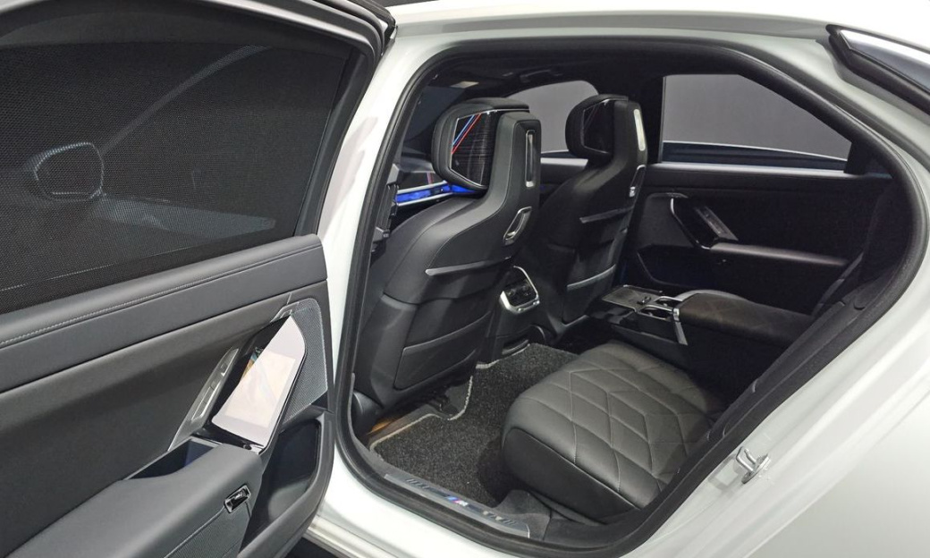 BMW 7-Series 740d xDrive M Sport, 2025