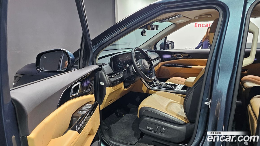 Kia Carnival 7-Seater Signature, 2023