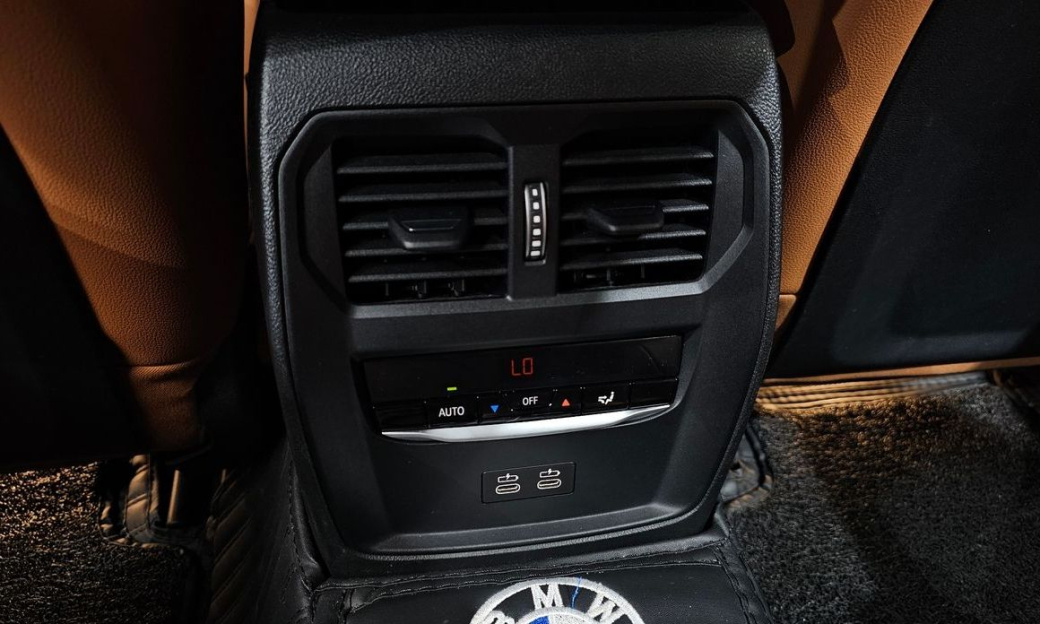 BMW 3-Series 320i Touring M Sports, 2024
