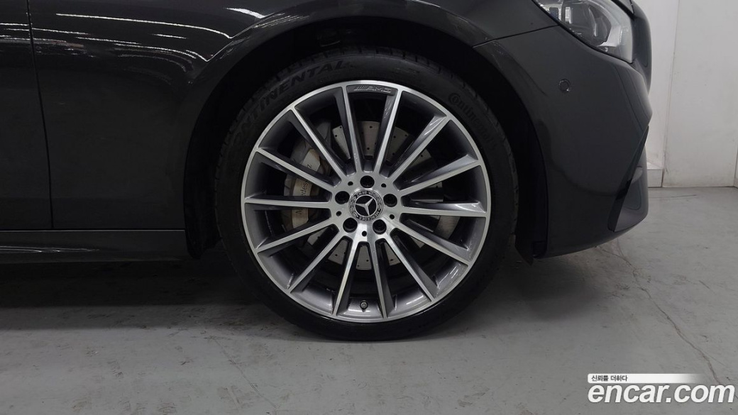Mercedes-Benz E-Class E350 4MATIC AMG Line, 2022
